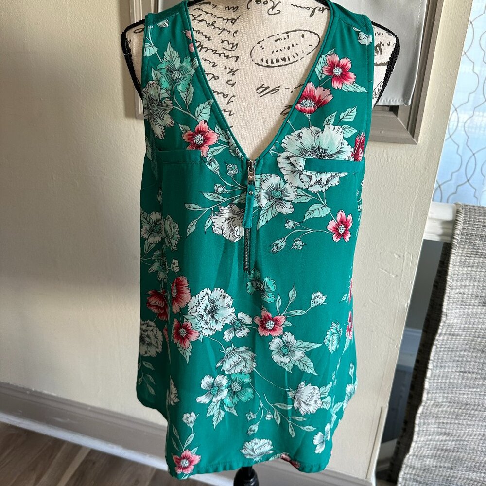 Candies Floral tank top- Size Large
